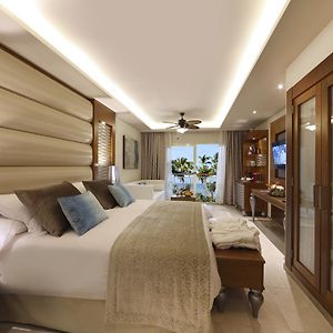 Mirage Club Sky View Suite Roof Top Outdoor Hot Tub Adults Only 18 WiFi